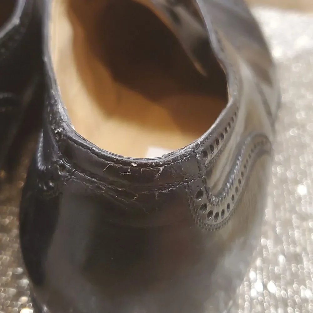 ‎BELTRAMI Black Leather Wingtip Oxfords - Size 9